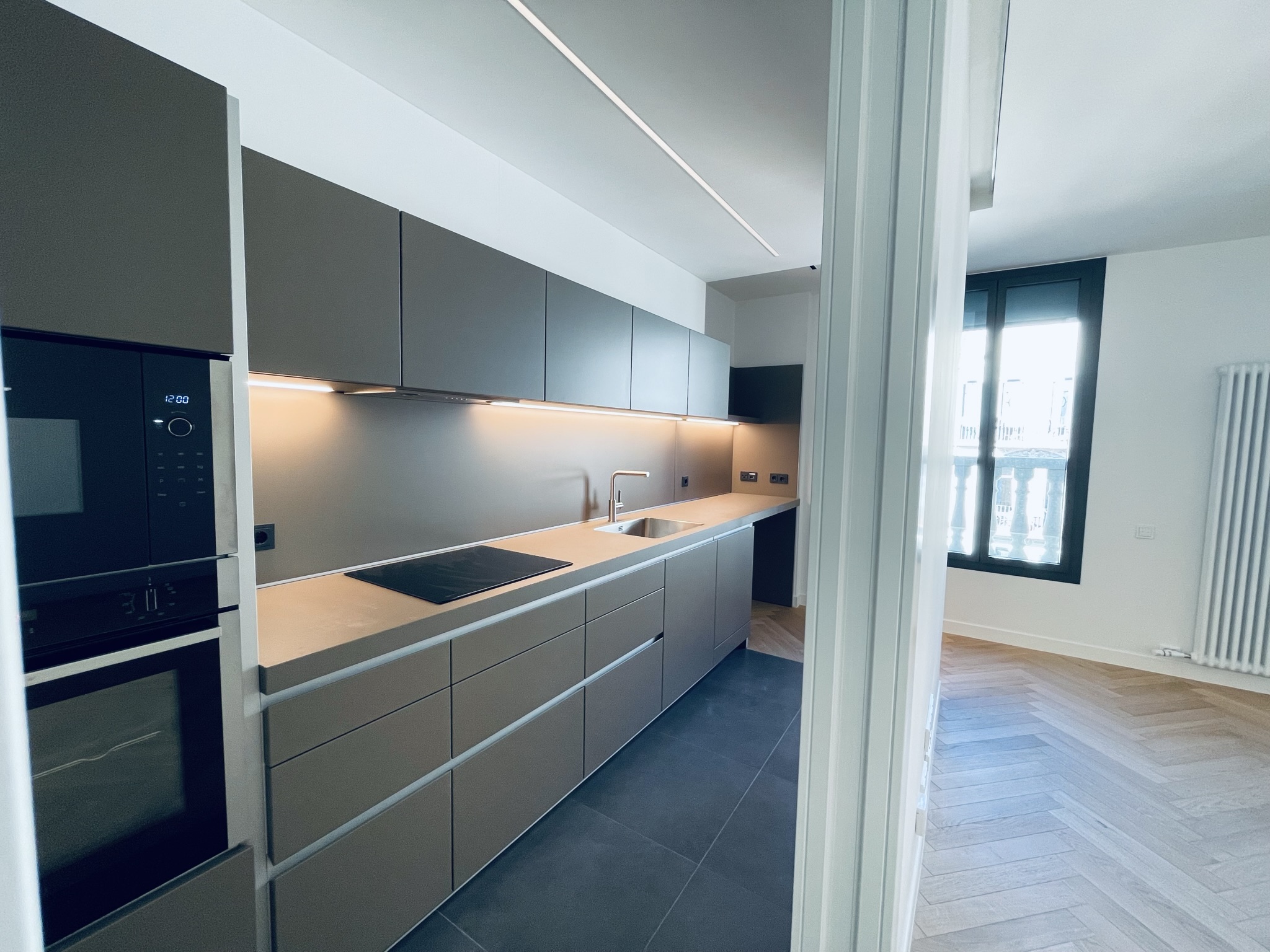 New-build apartment Barcelona — kitchen